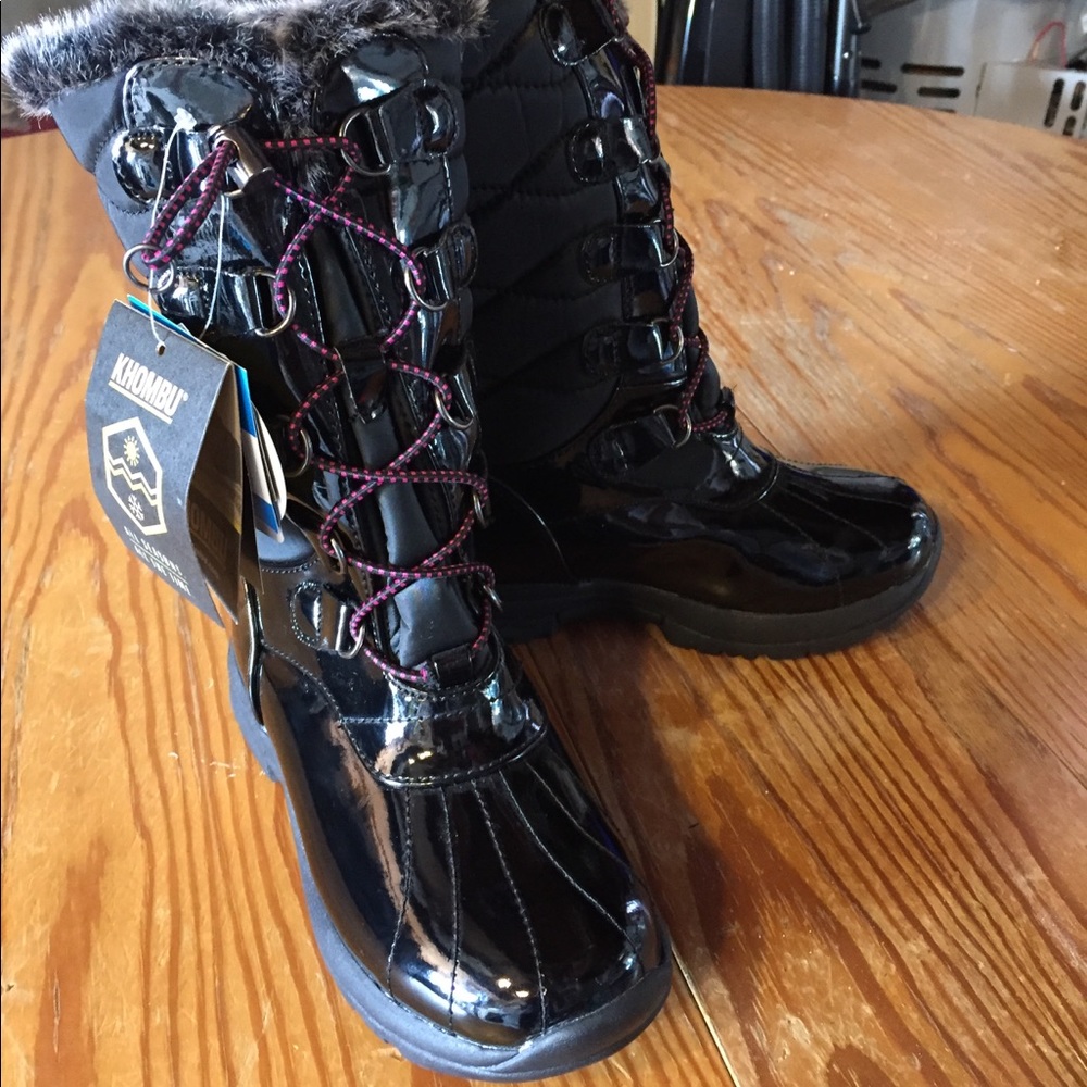 NWT girls Khombu weatherproof boots